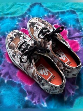 Van’s Kitty ASPCA Skate Shoes women’s 6.5 size